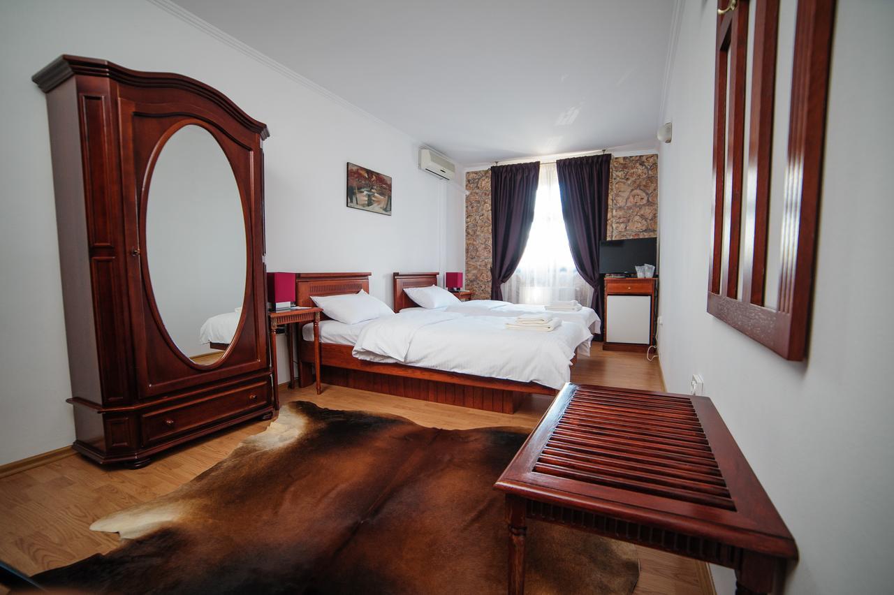 Hotel Gala Oradea Exterior photo
