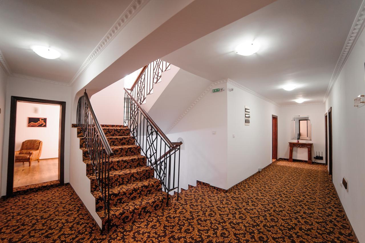 Hotel Gala Oradea Exterior photo