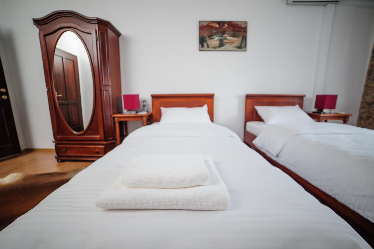 Hotel Gala Oradea Exterior photo